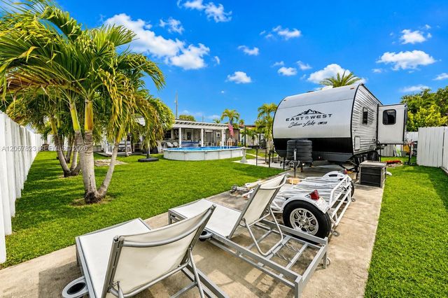 117 SW 6th Street, Hallandale Beach, FL 33009