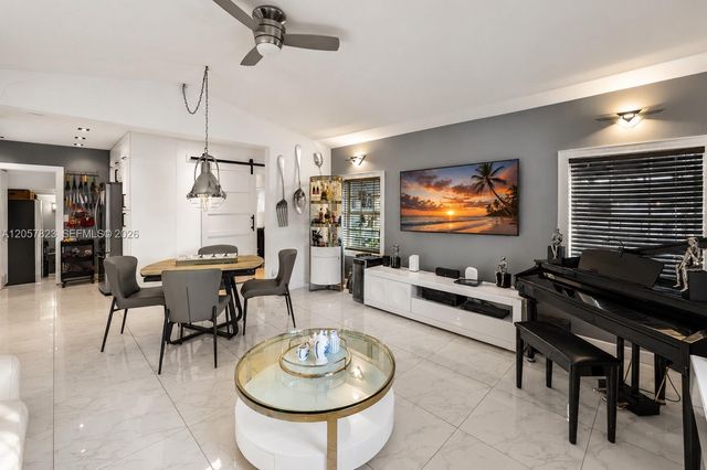 117 SW 6th Street, Hallandale Beach, FL 33009
