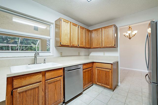 3847 Woods Walk Boulevard, Lake Worth, FL 33467