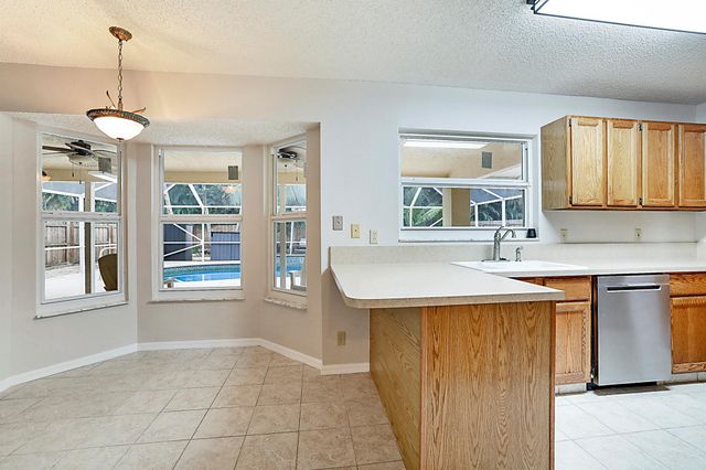 3847 Woods Walk Boulevard, Lake Worth, FL 33467