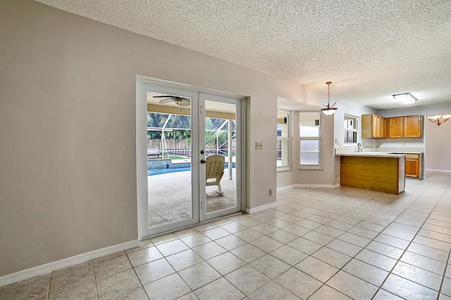 3847 Woods Walk Boulevard, Lake Worth, FL 33467