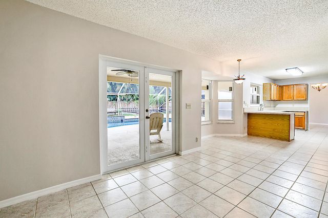 3847 Woods Walk Boulevard, Lake Worth, FL 33467