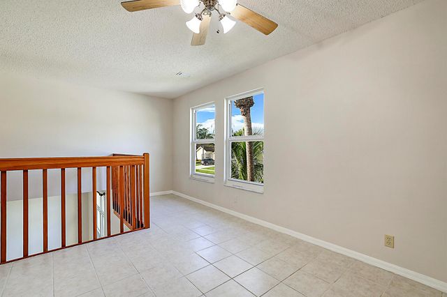 3847 Woods Walk Boulevard, Lake Worth, FL 33467