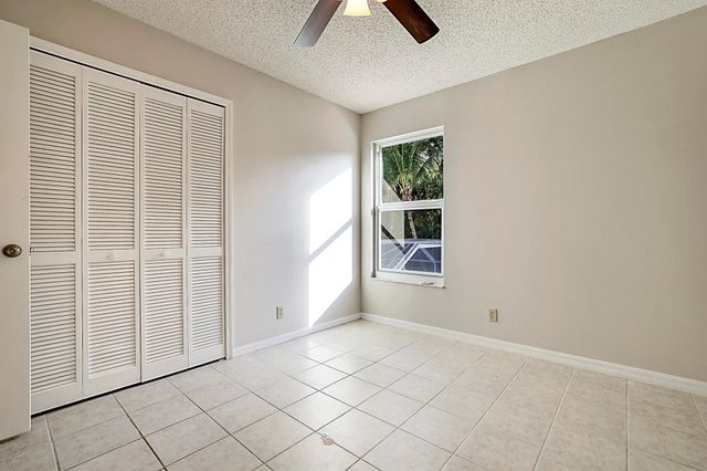 3847 Woods Walk Boulevard, Lake Worth, FL 33467