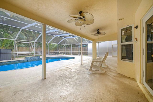 3847 Woods Walk Boulevard, Lake Worth, FL 33467