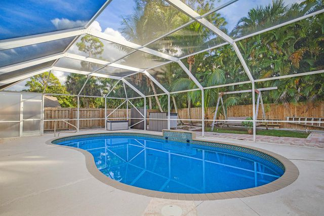 3847 Woods Walk Boulevard, Lake Worth, FL 33467