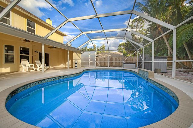 3847 Woods Walk Boulevard, Lake Worth, FL 33467