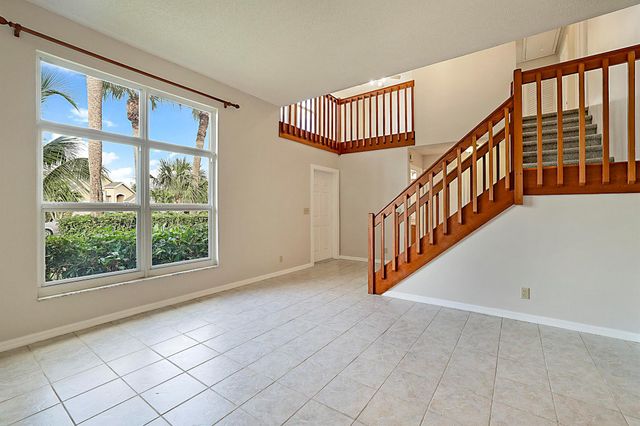 3847 Woods Walk Boulevard, Lake Worth, FL 33467