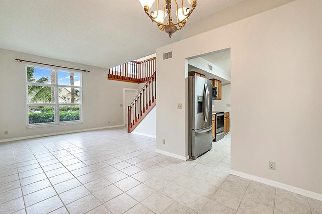 3847 Woods Walk Boulevard, Lake Worth, FL 33467