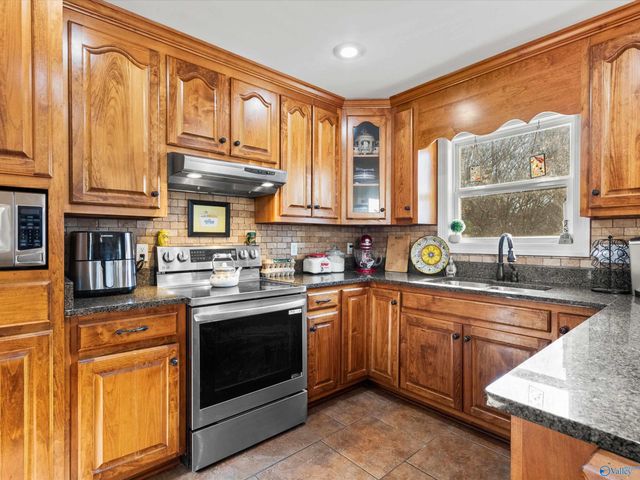 17979 Lakeside Estates Road, Athens, AL 35614