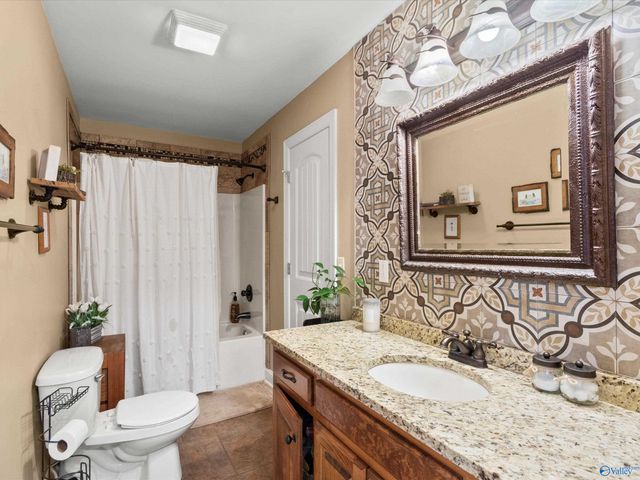 17979 Lakeside Estates Road, Athens, AL 35614