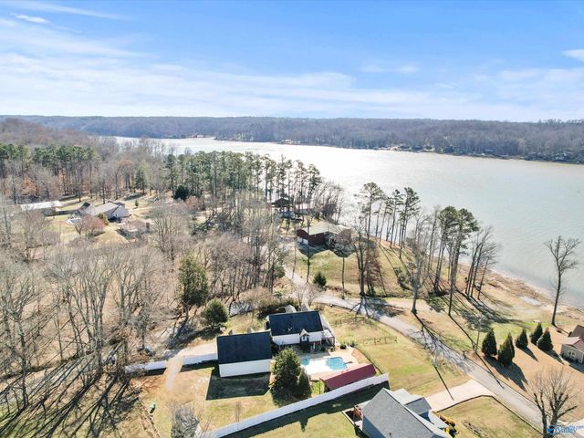 17979 Lakeside Estates Road, Athens, AL 35614