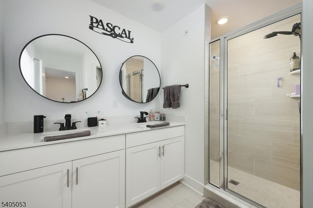 10 Dorchester Ln 10, East Hanover Twp., NJ 07936