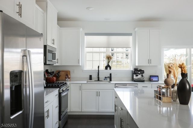 10 Dorchester Ln 10, East Hanover Twp., NJ 07936