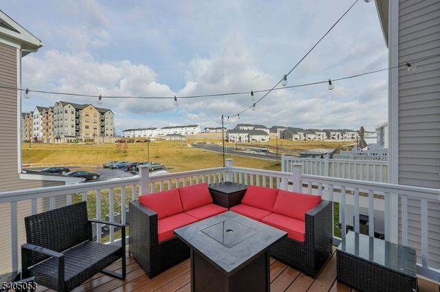 10 Dorchester Ln 10, East Hanover Twp., NJ 07936