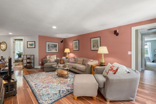 88 Early Red Circle, Plymouth, MA 02360