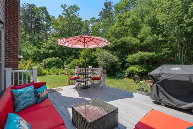 88 Early Red Circle, Plymouth, MA 02360