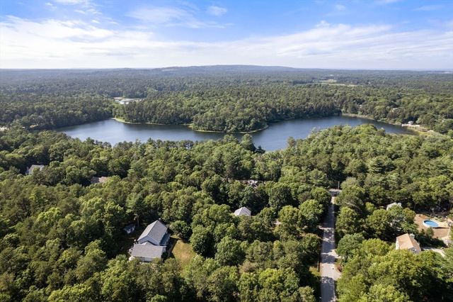 88 Early Red Circle, Plymouth, MA 02360