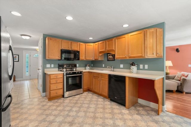 88 Early Red Circle, Plymouth, MA 02360