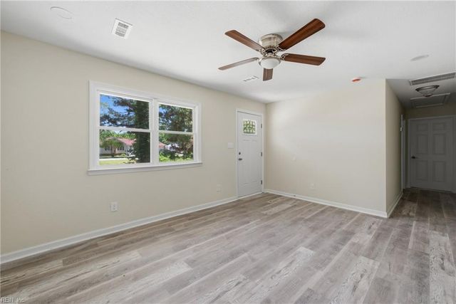 9316 Davenport RD, Gloucester, VA 23061