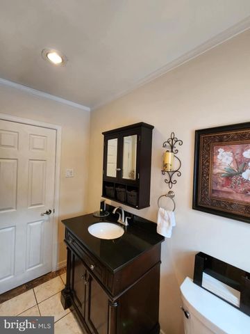 185 SOUTH AVE, Mount Holly, NJ 08060
