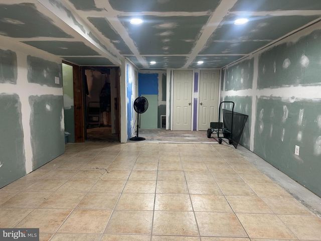 185 SOUTH AVE, Mount Holly, NJ 08060