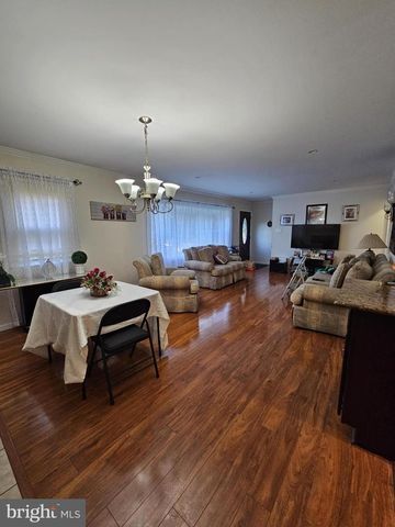 185 SOUTH AVE, Mount Holly, NJ 08060
