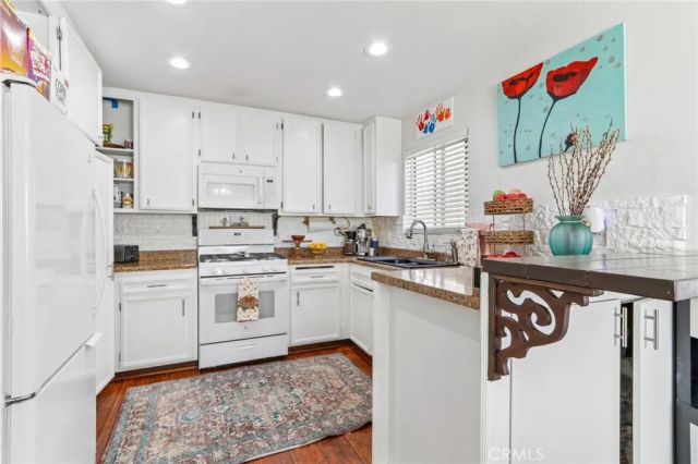 14201 Foothill Boulevard 17, Sylmar, CA 91342