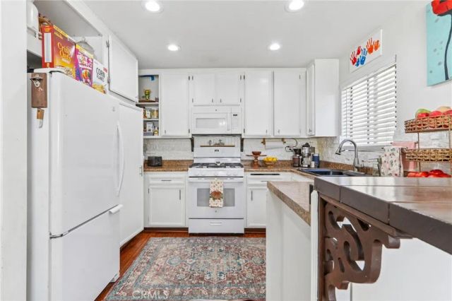 14201 Foothill Boulevard 17, Sylmar, CA 91342