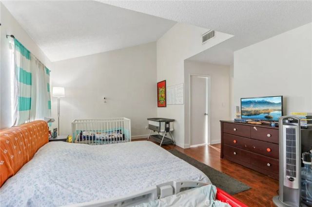 14201 Foothill Boulevard 17, Sylmar, CA 91342