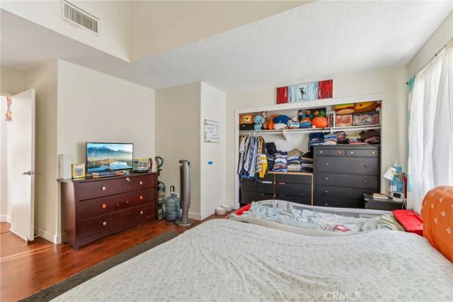 14201 Foothill Boulevard 17, Sylmar, CA 91342
