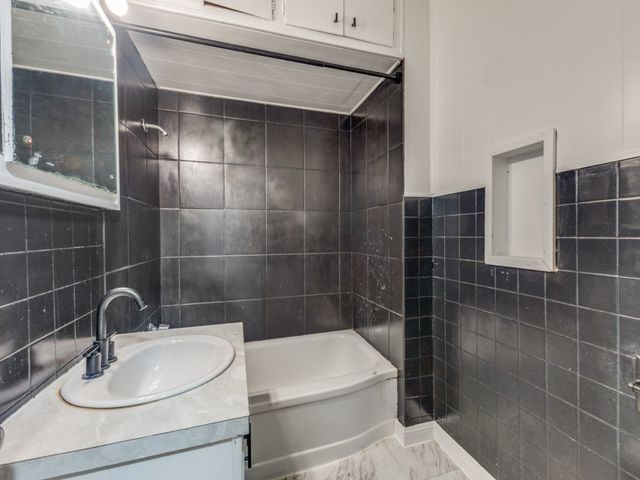 8822 San Benito Way, Dallas, TX 75218