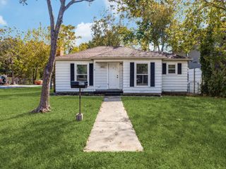 8822 San Benito Way, Dallas, TX 75218