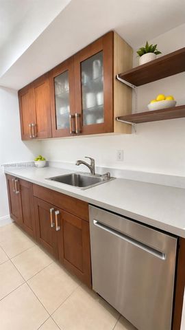 2350 NE 135th St 206, North Miami, FL 33181