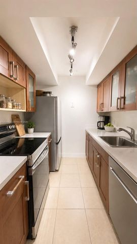 2350 NE 135th St 206, North Miami, FL 33181