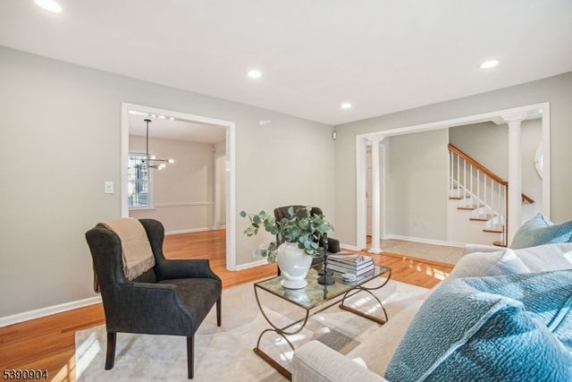 49 Oakland Pl, Summit City, NJ 07901