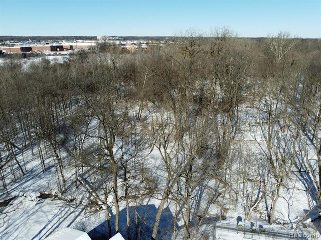 23800 Riverview Drive, Southfield, MI 48034