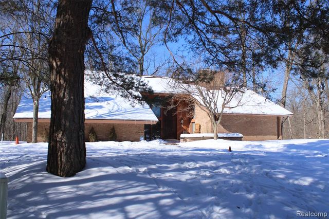 23800 Riverview Drive, Southfield, MI 48034