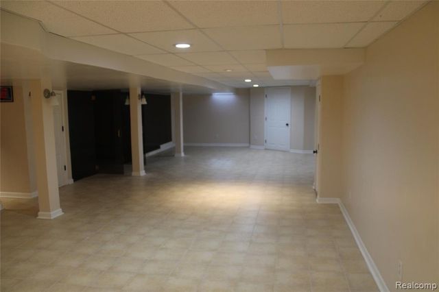 23800 Riverview Drive, Southfield, MI 48034