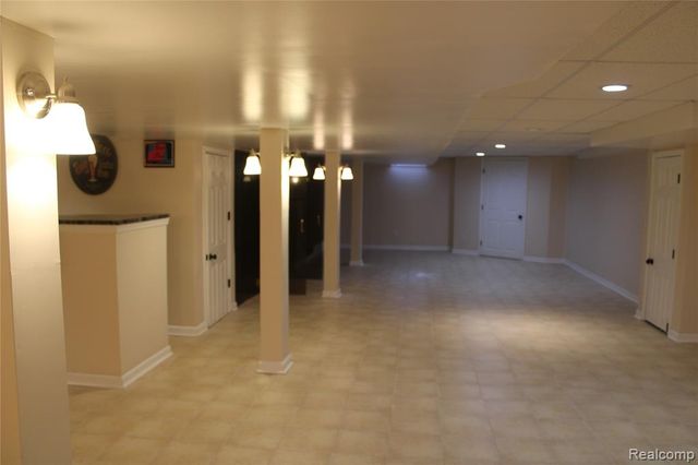 23800 Riverview Drive, Southfield, MI 48034