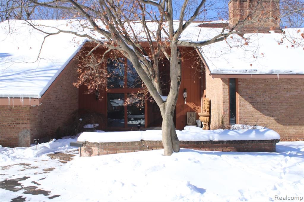 23800 Riverview Drive, Southfield, MI 48034