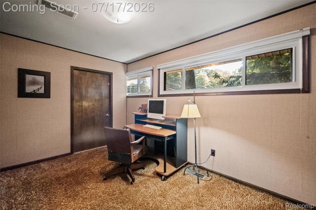 23251 Cass Avenue, Farmington, MI 48335