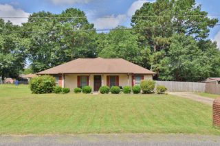 57 Lee Road 0919, Phenix City, AL 36870