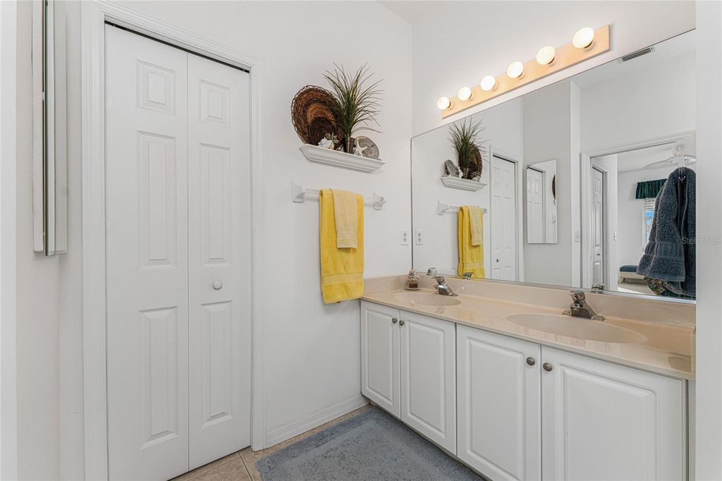 Image 25 of property listing at 2002 BAL HARBOR BOULEVARD 1921, Punta Gorda, FL 33950