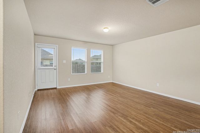 7402 Snapdragon Ct, Converse, TX 78109