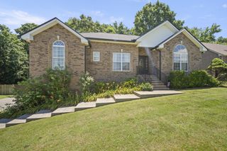 4092 Summit Dr, Greenbrier, TN 37073