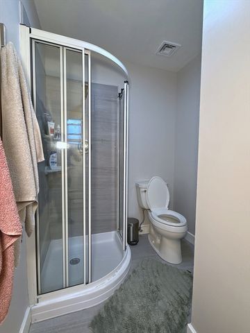 7 Sevland Rd, Newton, MA 02459
