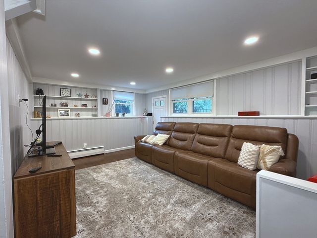 7 Sevland Rd, Newton, MA 02459