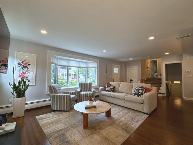 7 Sevland Rd, Newton, MA 02459