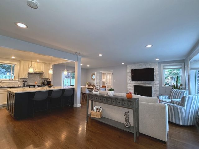 7 Sevland Rd, Newton, MA 02459